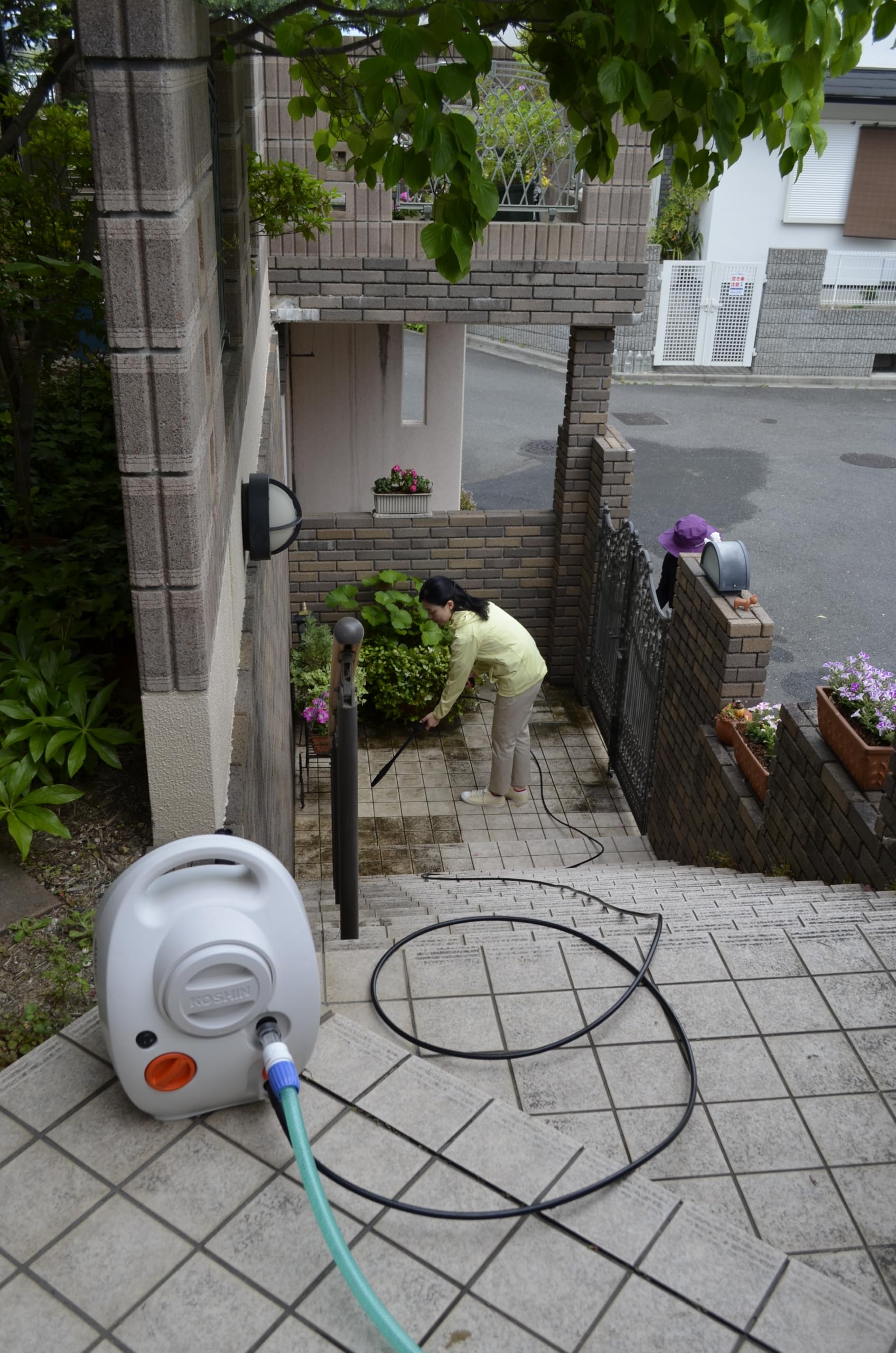 Amazon.co.jp: 工進(KOSHIN) 36V 2.5Ah 充電式 高圧 洗浄機 SJC-3625